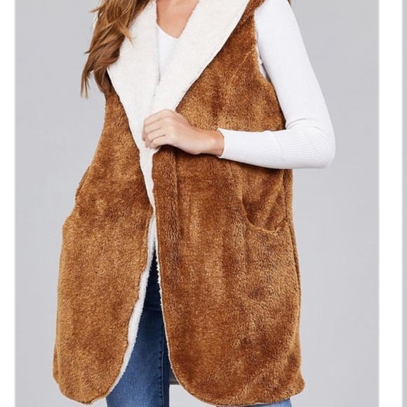 CLEARANCE ‼️CAMEL OFF WHITE - HOODIE FAUX FUR VEST - Picture 2 of 4